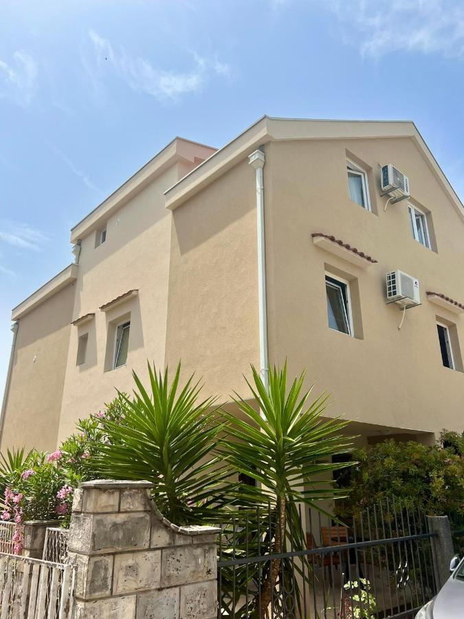 Apartmani Bekonja Tivat Exterior photo