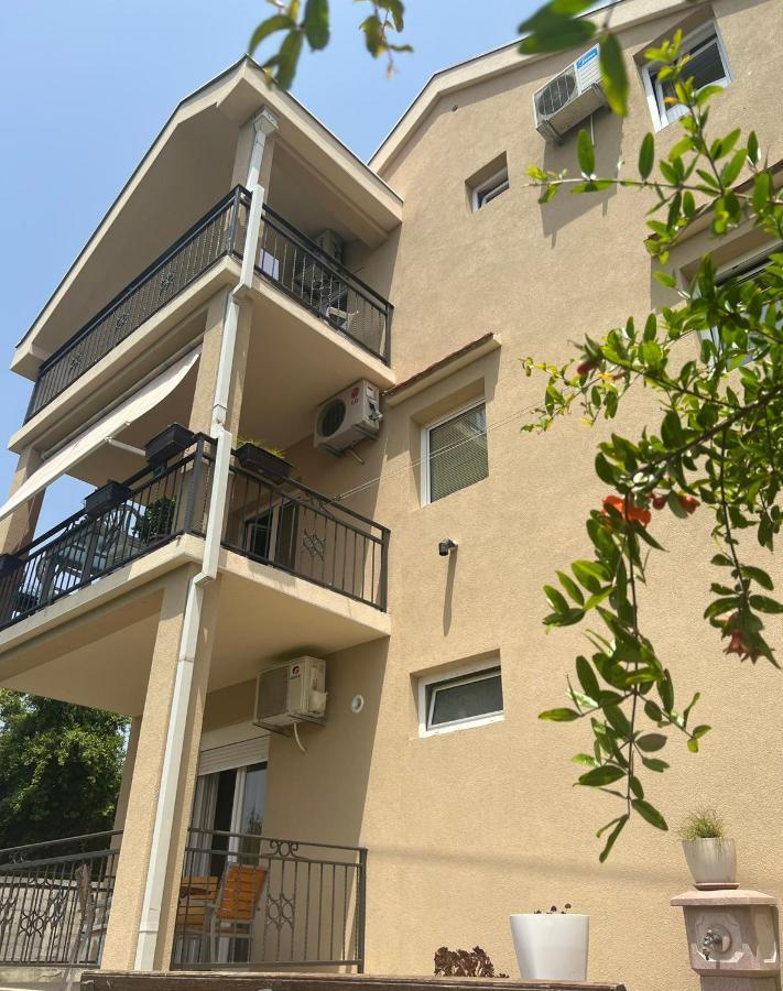 Apartmani Bekonja Tivat Exterior photo