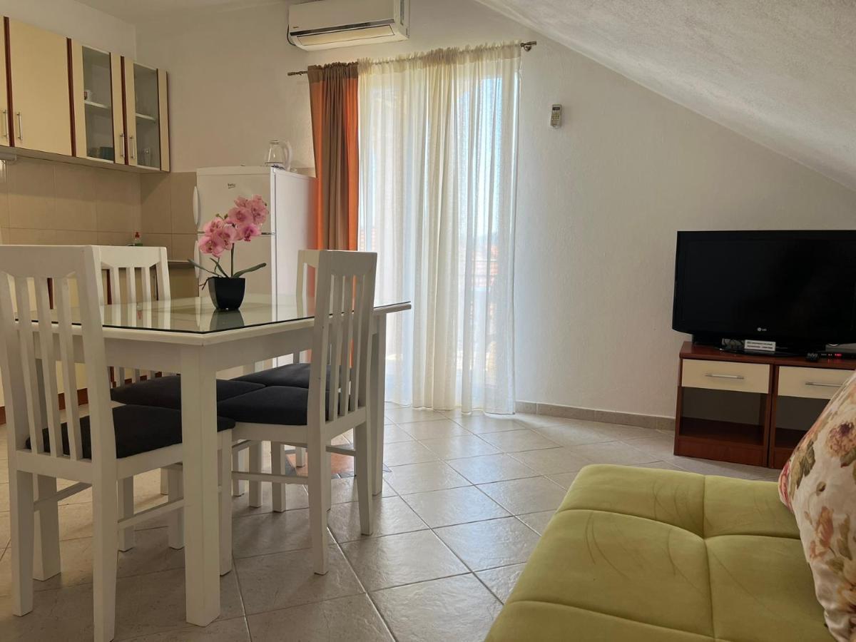 Apartmani Bekonja Tivat Exterior photo