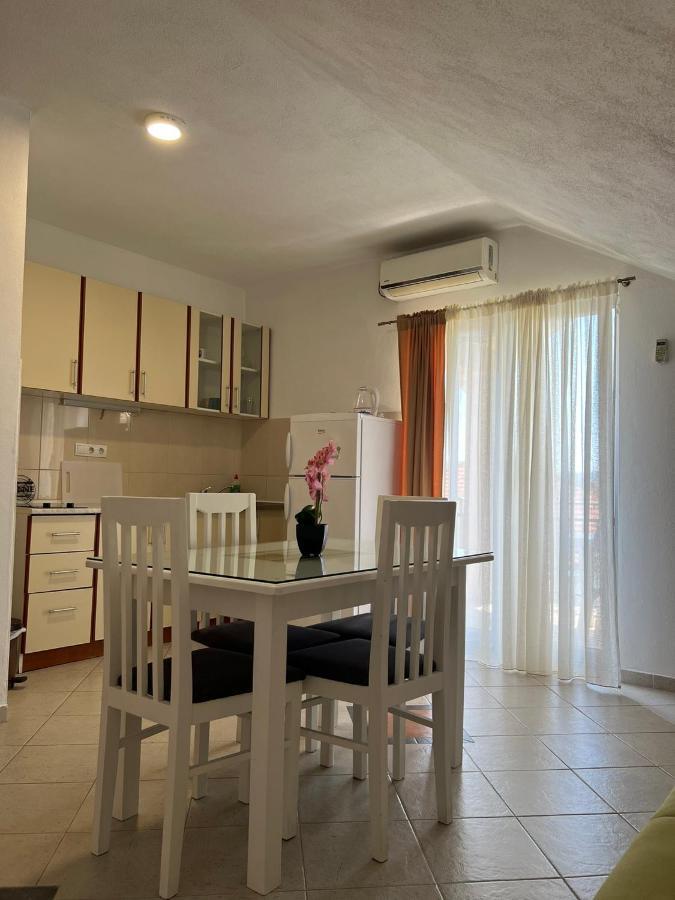 Apartmani Bekonja Tivat Exterior photo
