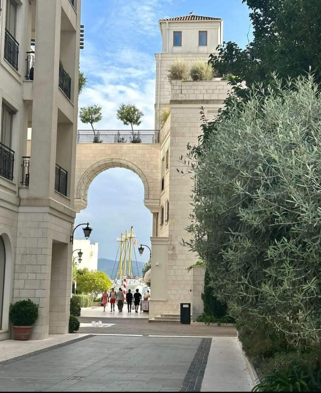 Apartmani Bekonja Tivat Exterior photo
