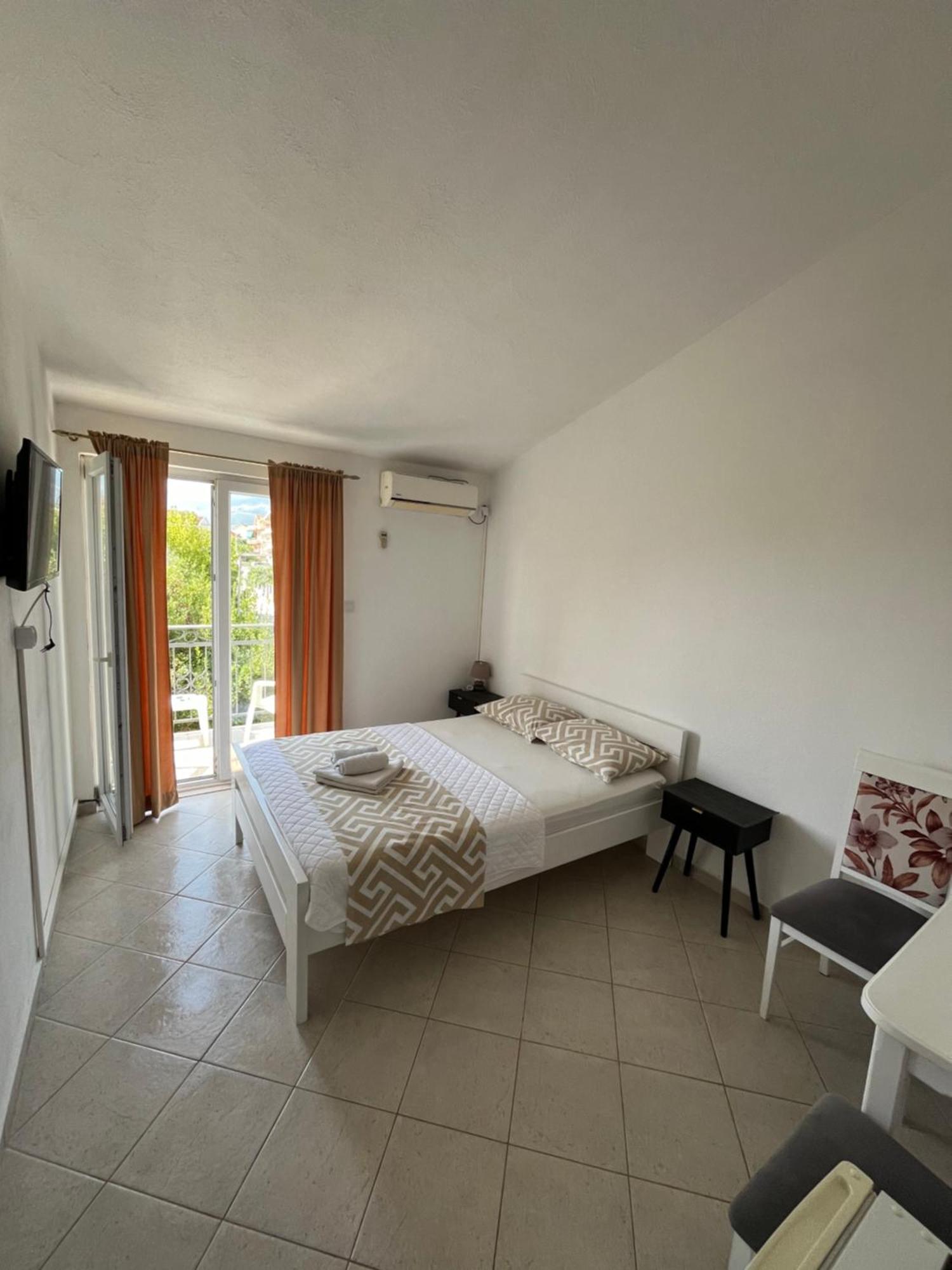 Apartmani Bekonja Tivat Exterior photo