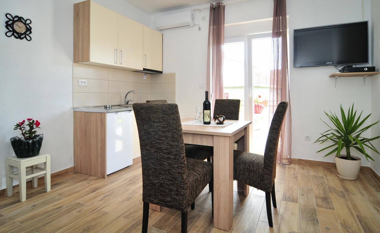 Apartmani Bekonja Tivat Exterior photo